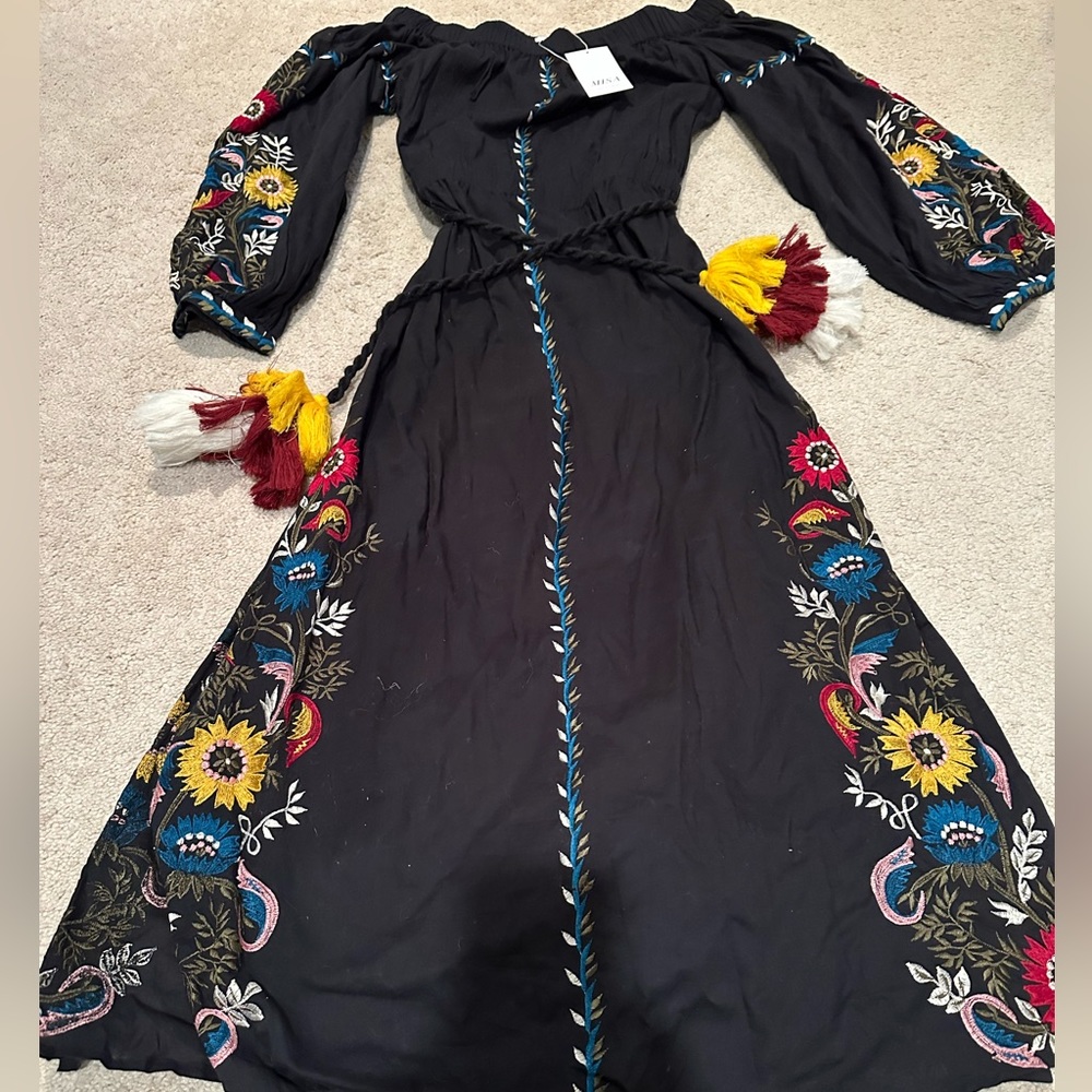 Misa Cerra dress new with tags size medium, sold out online - Picture 3 of 5